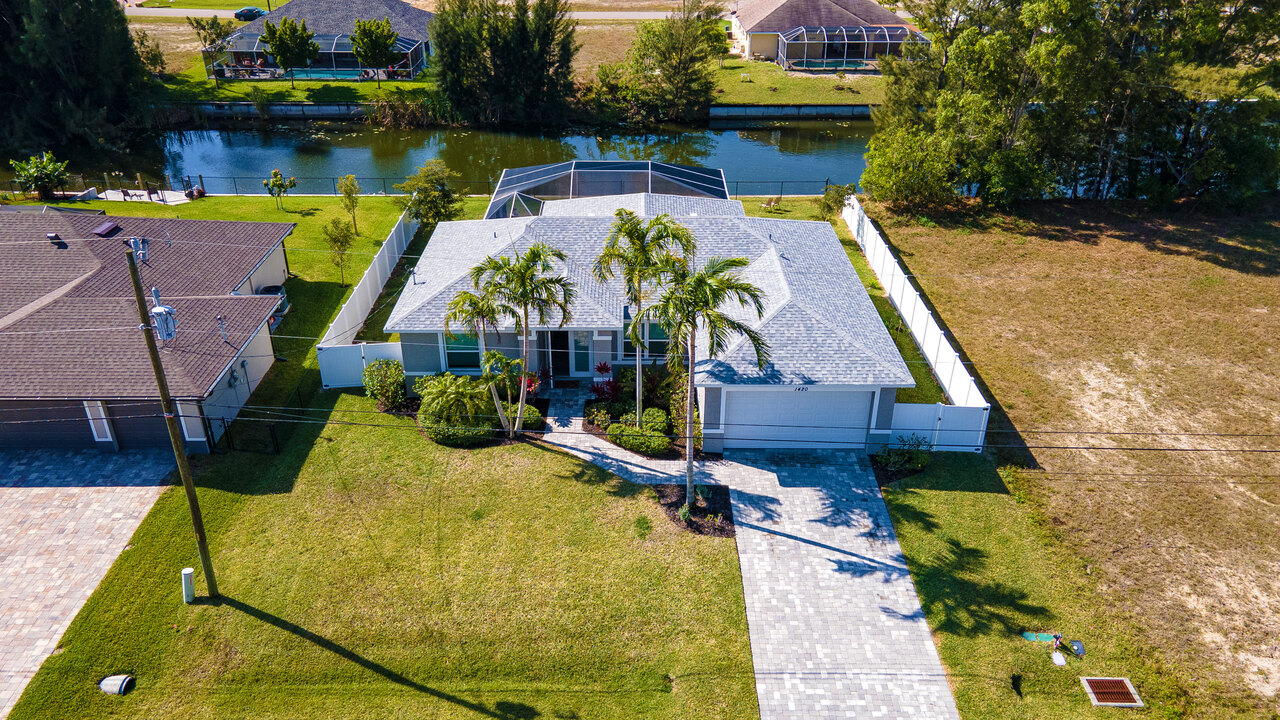 Becky Villa - Image 23