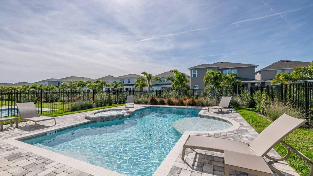 397 Southfield St - Image 2