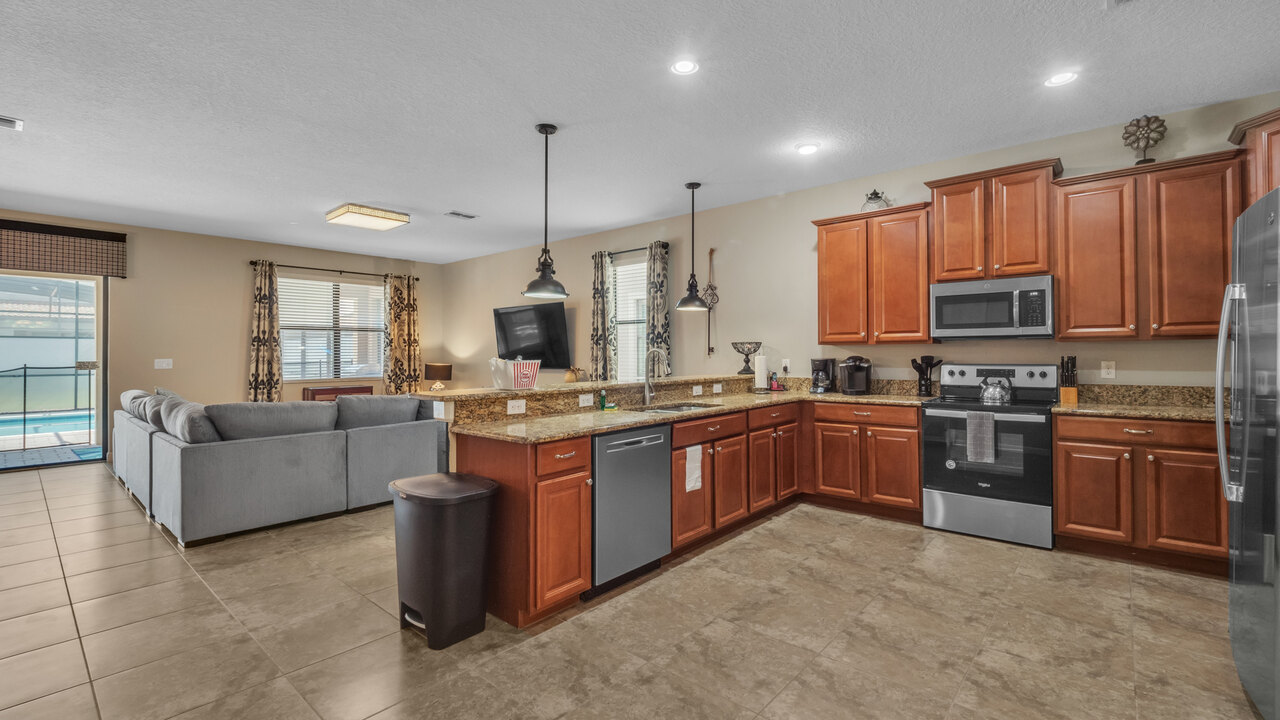 1425 Thunderbird Rd - Image 7