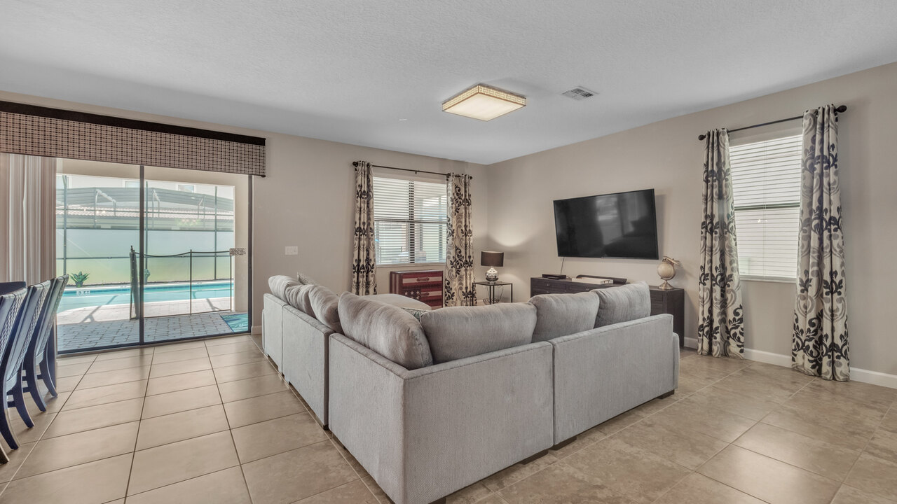 1425 Thunderbird Rd - Image 10