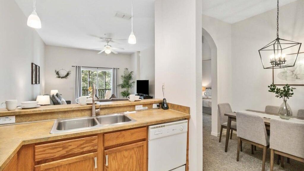 611 Rum Run - Image 14