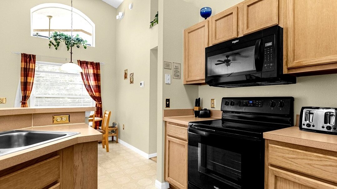 1061-Fun, Bright Pool Home Near Disney - Image 8