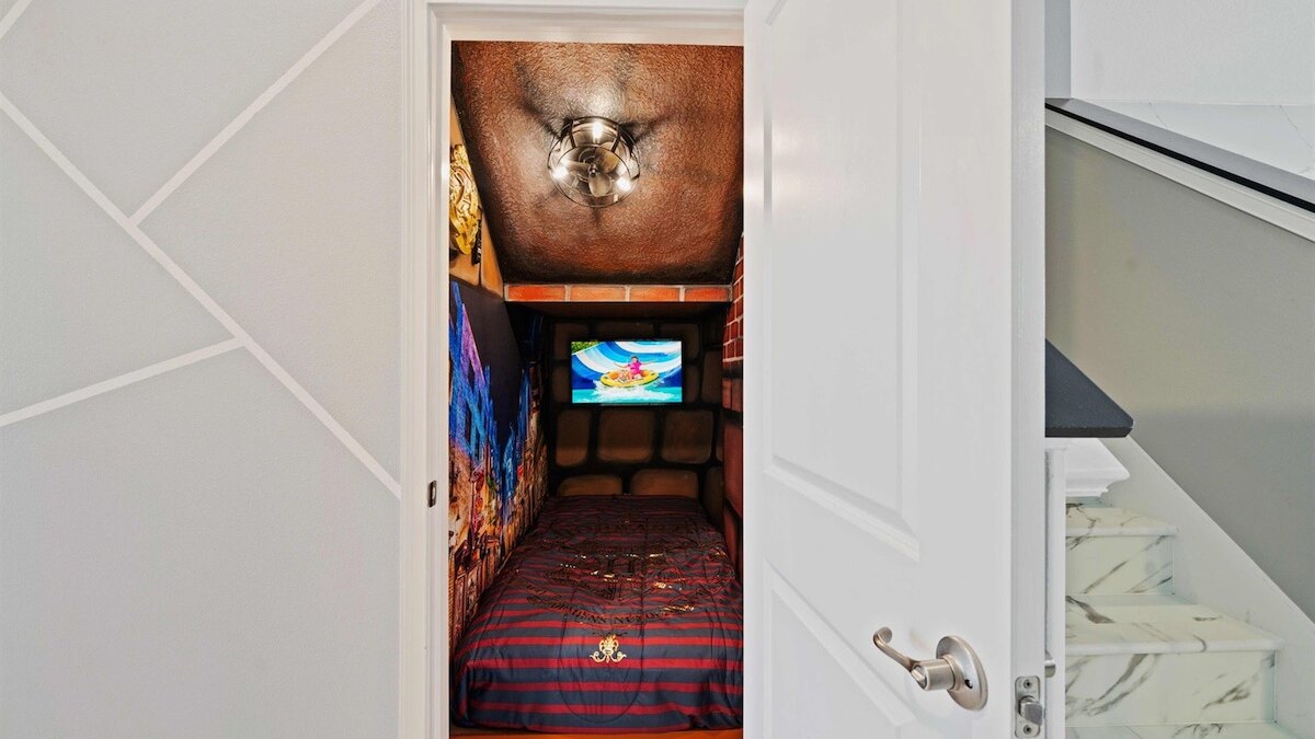 1209-9-B -Mansion themed with pool near Disney - Image 31