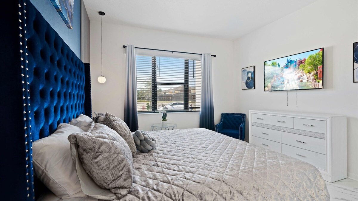 1209-9-B -Mansion themed with pool near Disney - Image 14