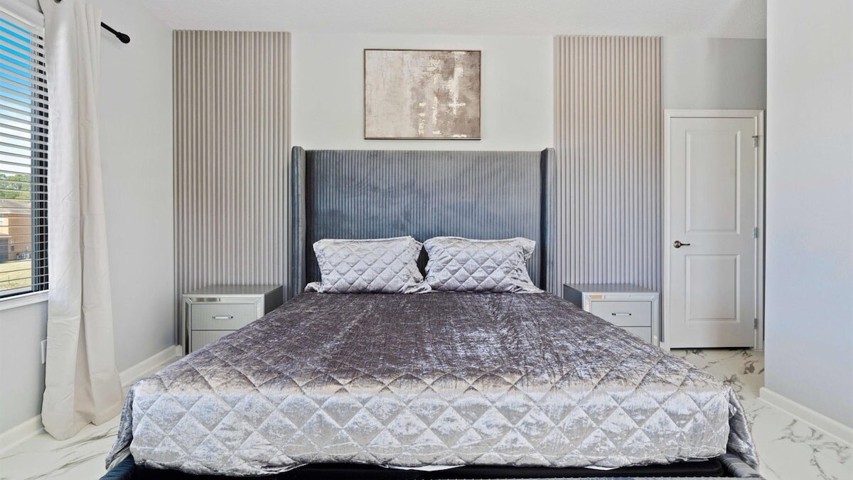 1209-9-B -Mansion themed with pool near Disney - Image 15