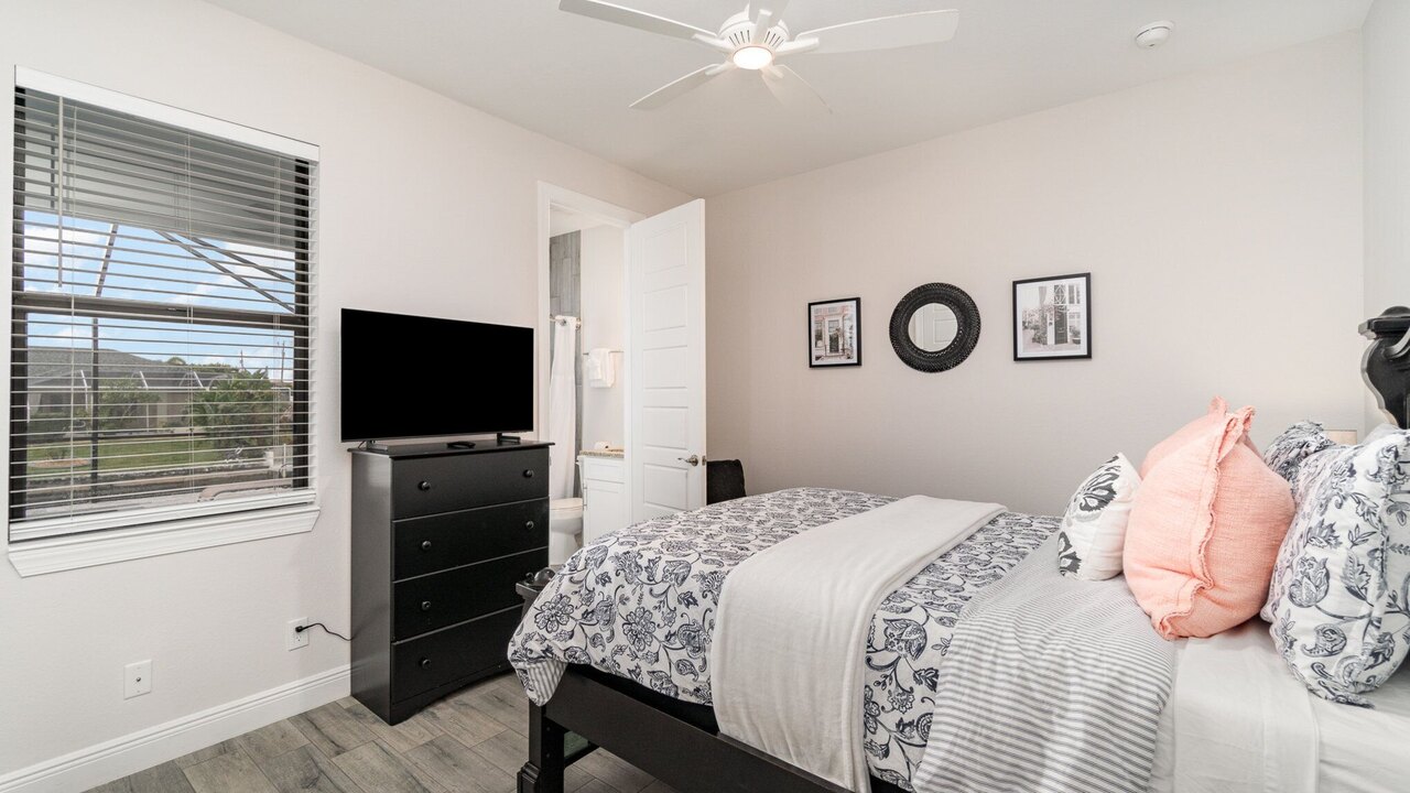 Blue Lagoon Villa - Image 9