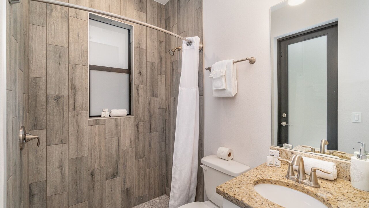 Blue Lagoon Villa - Image 10