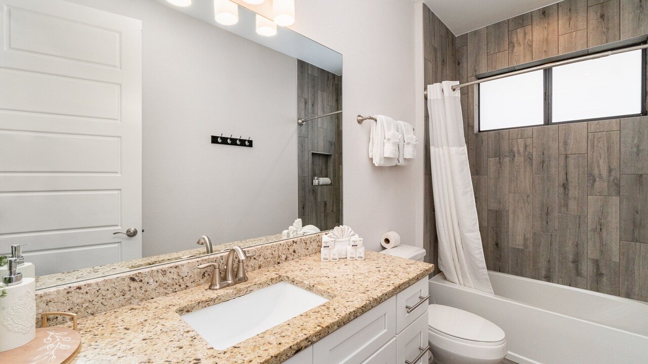 Blue Lagoon Villa - Image 13