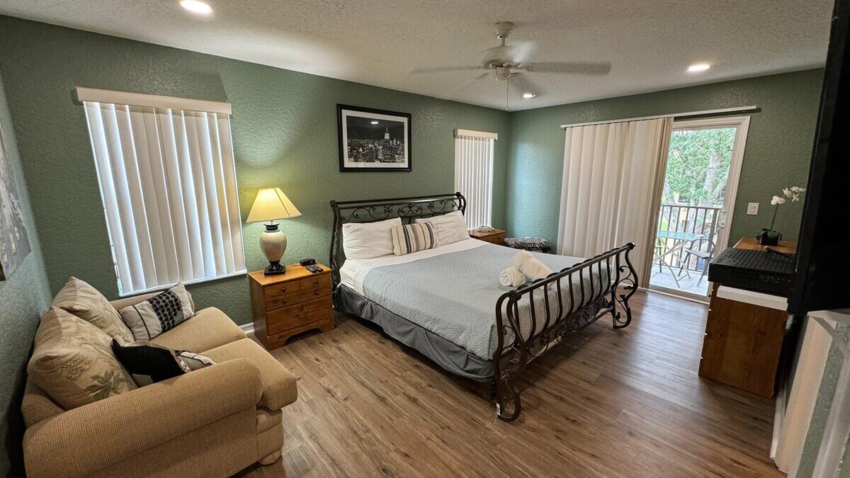 1307 Charming Regal Palms Villa - Image 22