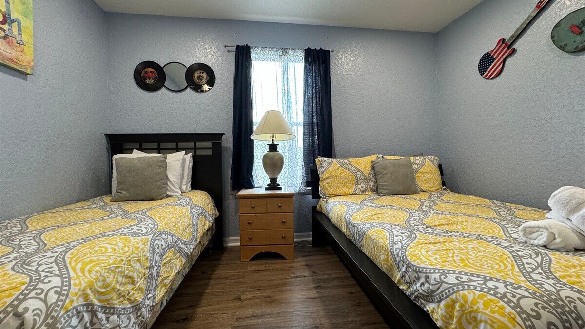 1307 Charming Regal Palms Villa - Image 25