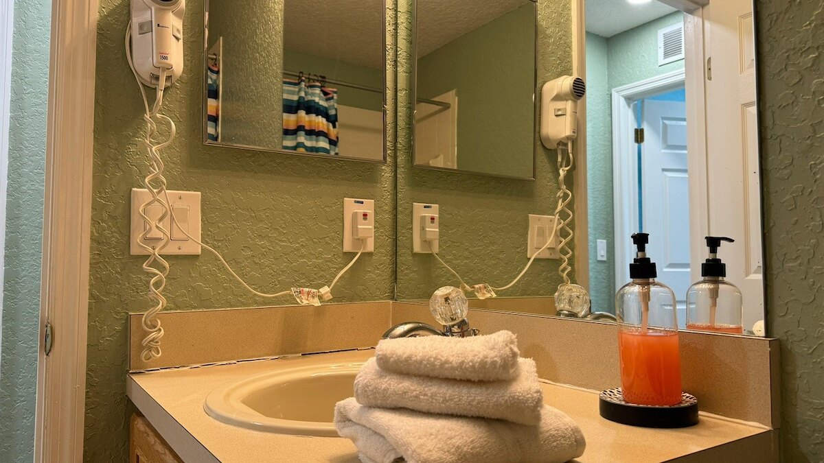 1307 Charming Regal Palms Villa - Image 39