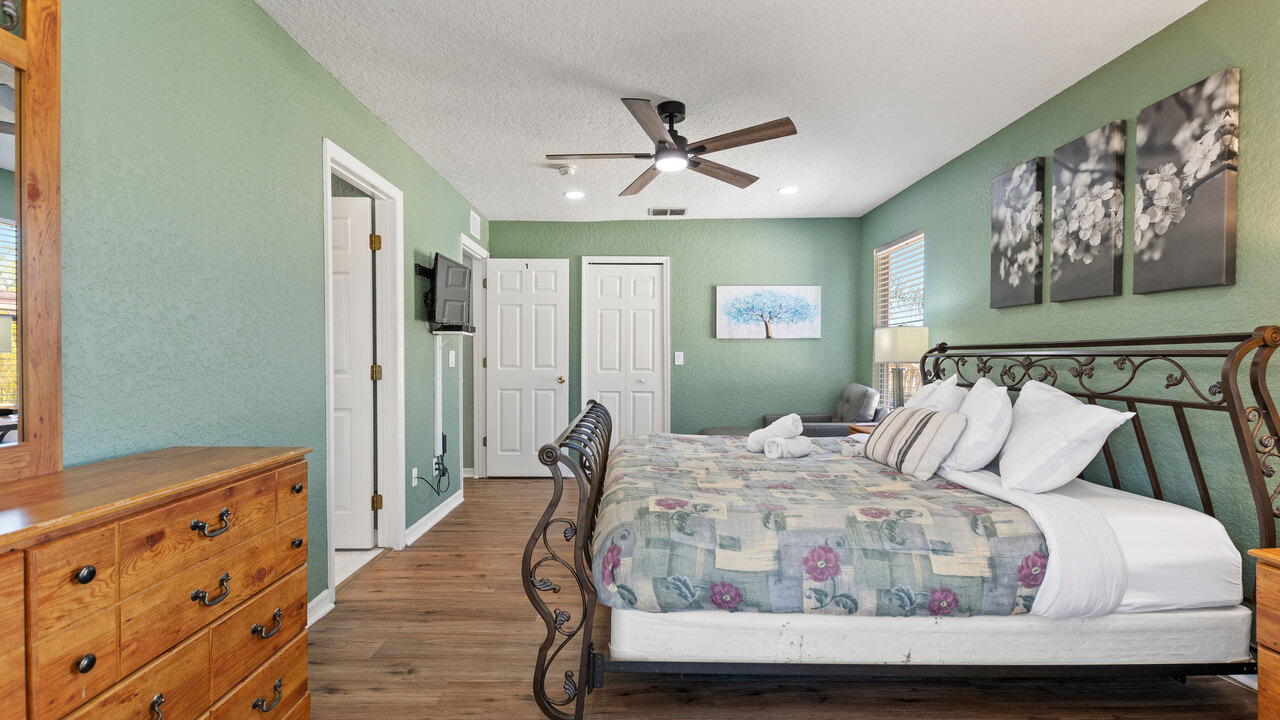 1307 Charming Regal Palms Villa - Image 28