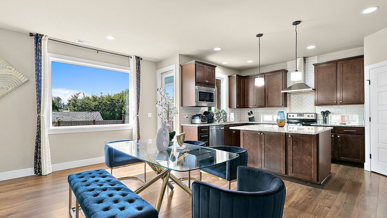 14314 The Puyallup Getaway 4BD Home - Image 7