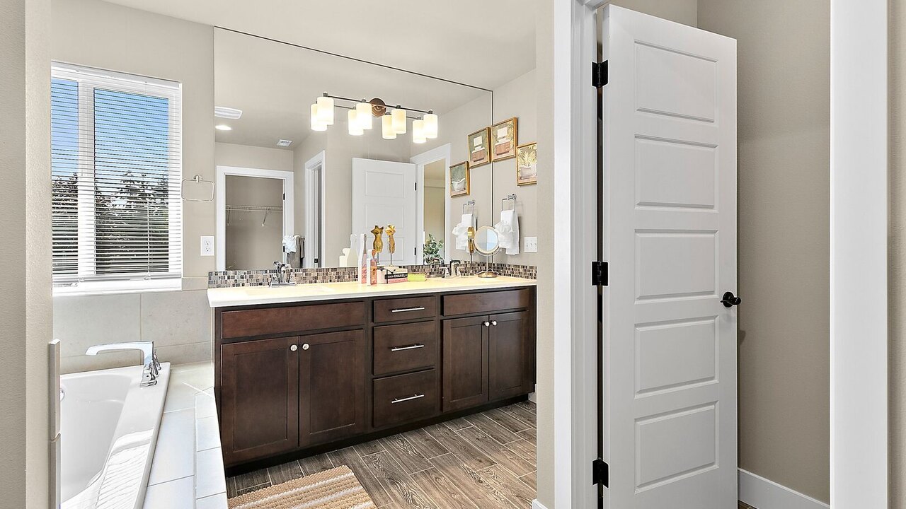 14314 The Puyallup Getaway 4BD Home - Image 29