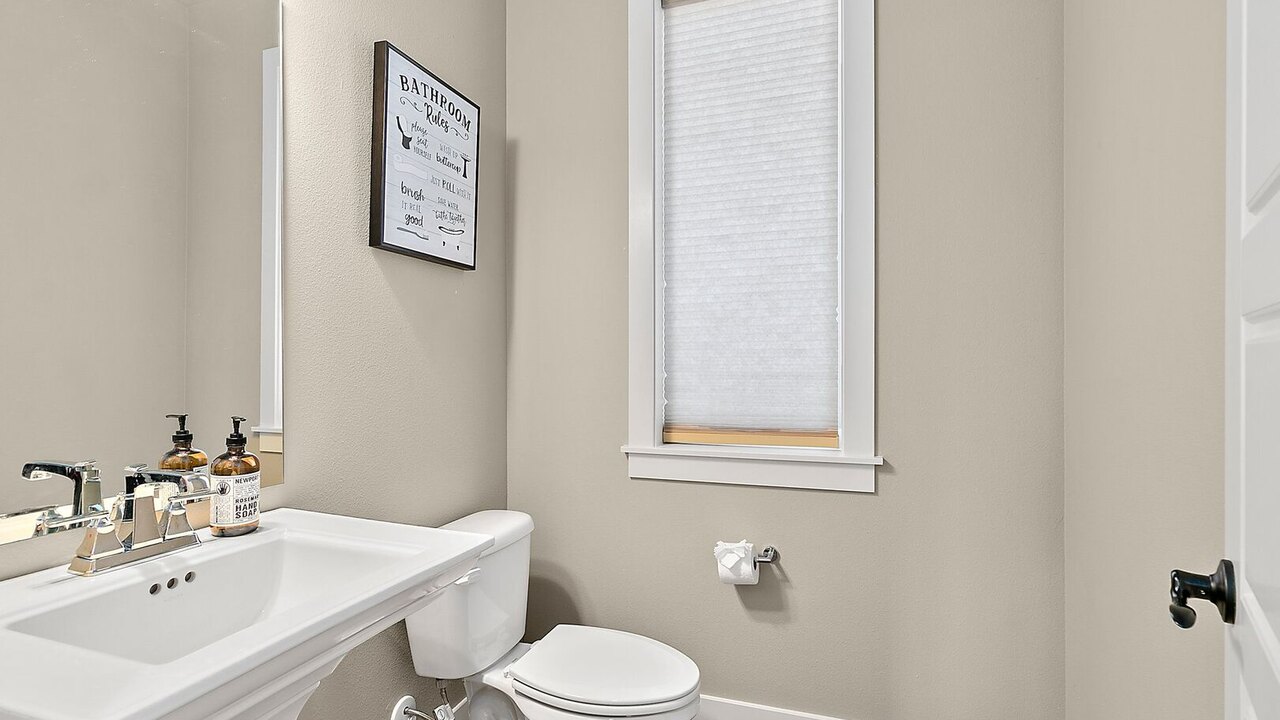 14314 The Puyallup Getaway 4BD Home - Image 31