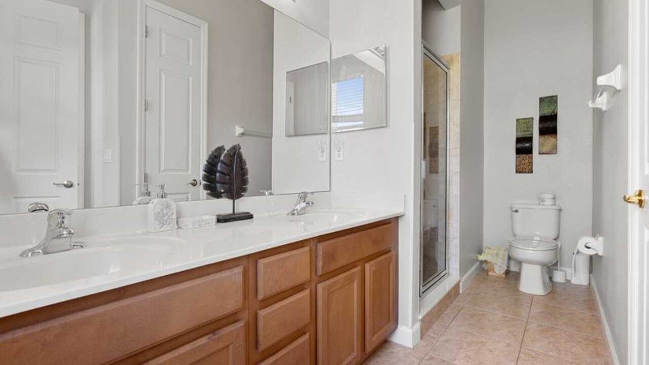 1432 Villa- 4BD Pool/Spa-sleeps 14 - Image 19