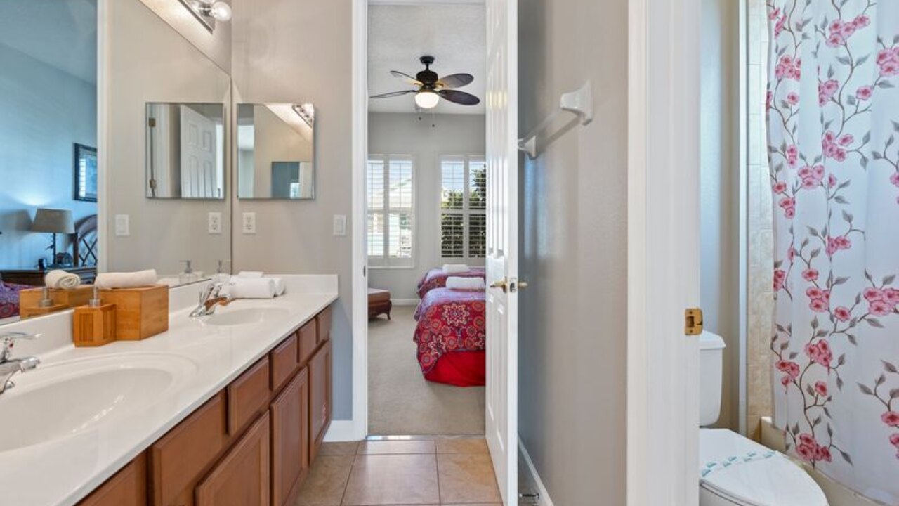 1432 Villa- 4BD Pool/Spa-sleeps 14 - Image 21