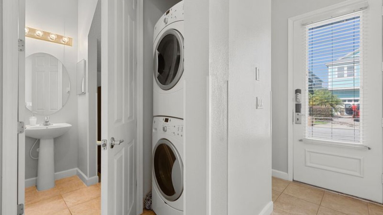 1432 Villa- 4BD Pool/Spa-sleeps 14 - Image 23