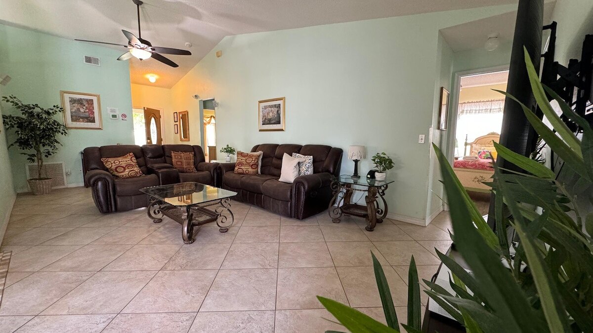 1589Pool House 4bd Villa with game room - Image 6