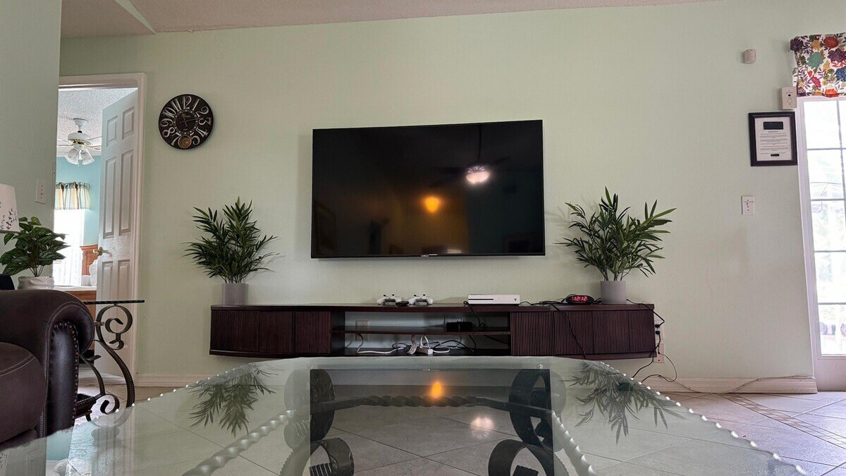 1589Pool House 4bd Villa with game room - Image 8