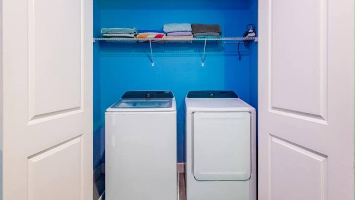 2413-As Seen On TV Wonderful World Bowling Villa (Veran - Image 33