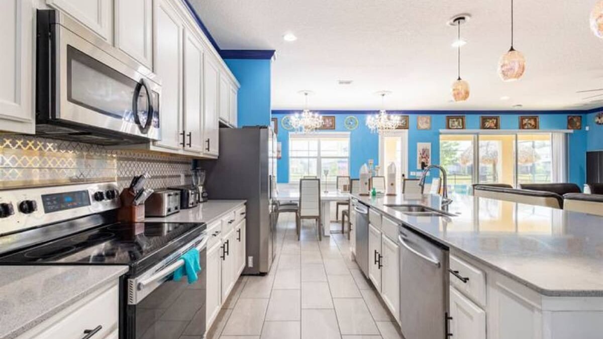 2413-As Seen On TV Wonderful World Bowling Villa (Veran - Image 36