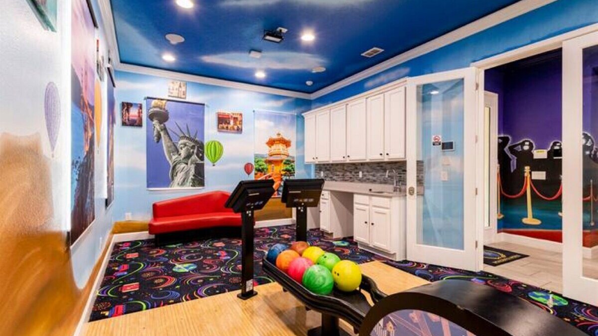 2413-As Seen On TV Wonderful World Bowling Villa (Veran - Image 58