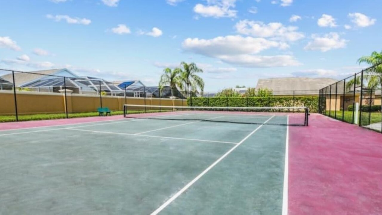 213 Luxury 4BR Home w/ Pool & Game Room - Image 9