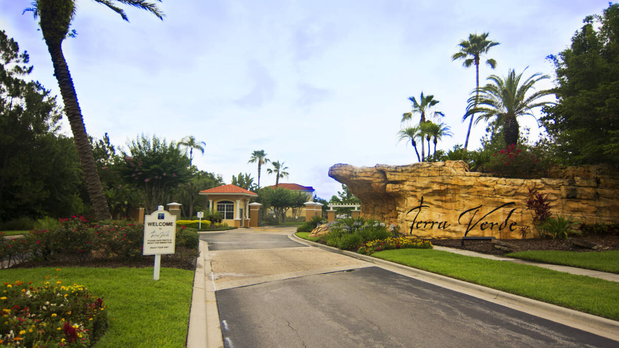 213 Luxury 4BR Home w/ Pool & Game Room - Image 24