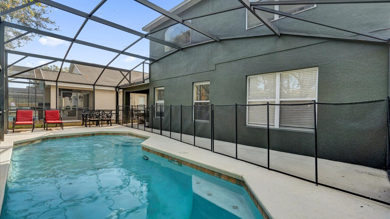 213 Luxury 4BR Home w/ Pool & Game Room - Image 4