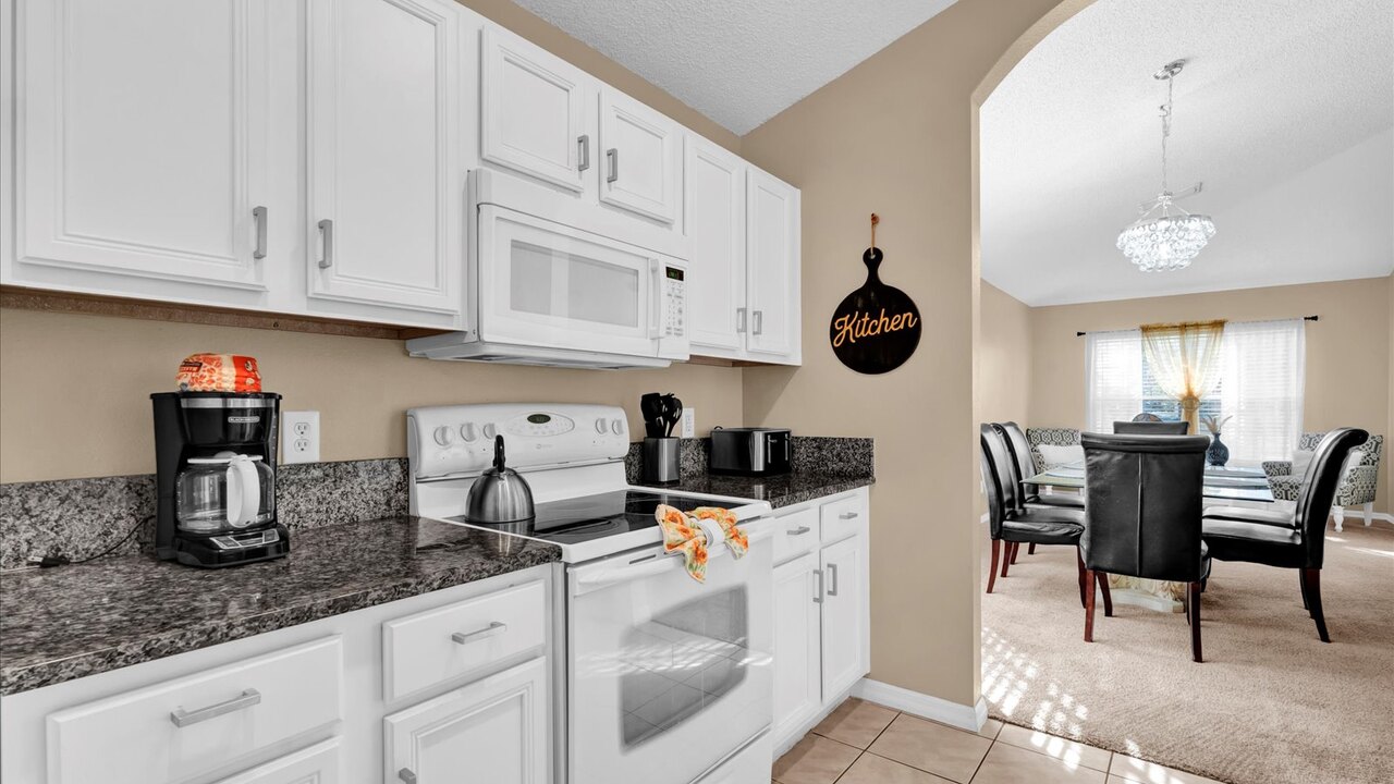 213 Luxury 4BR Home w/ Pool & Game Room - Image 9