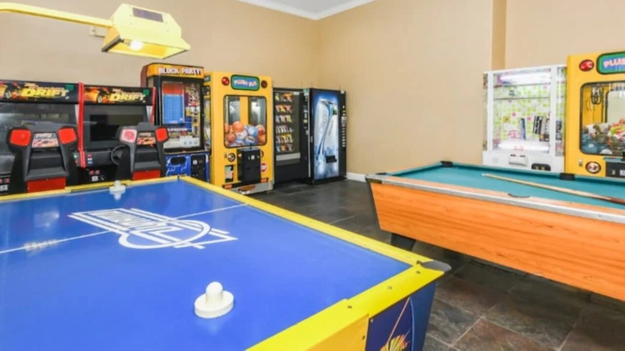 213 Luxury 4BR Home w/ Pool & Game Room - Image 41