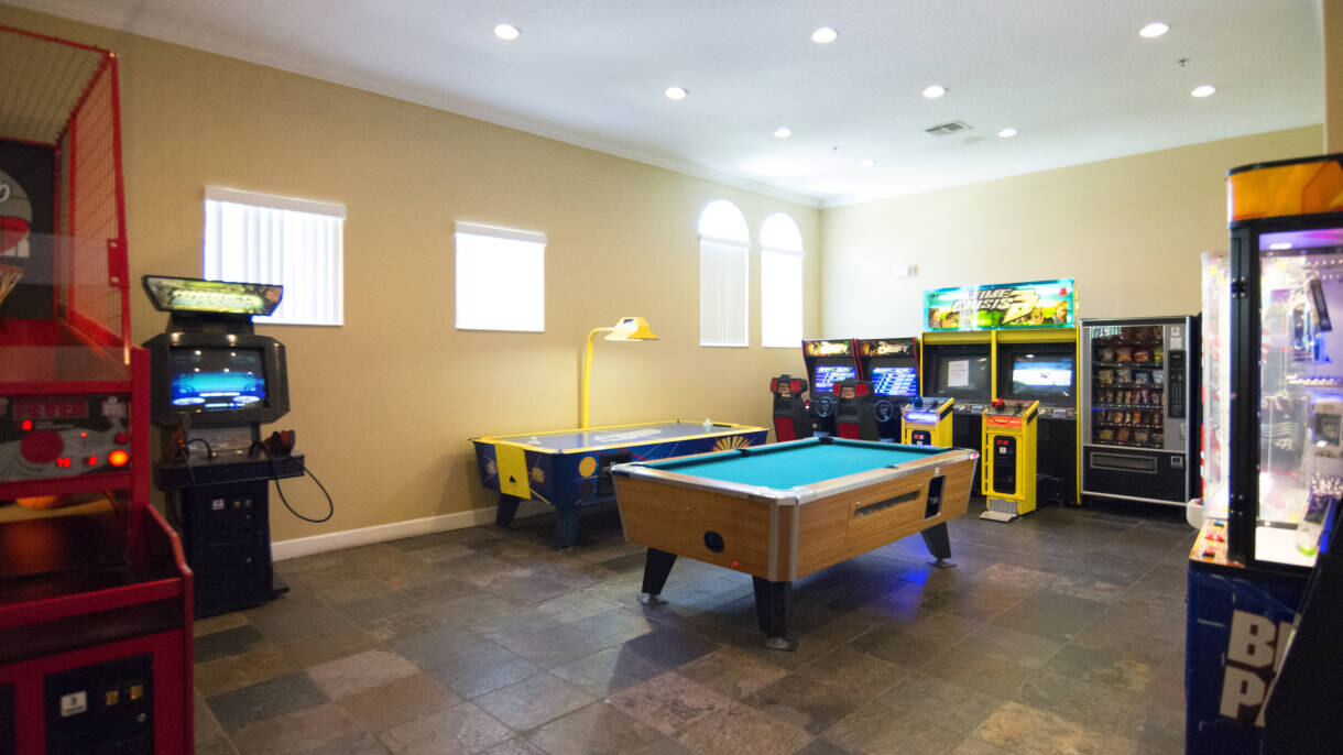 213 Luxury 4BR Home w/ Pool & Game Room - Image 43