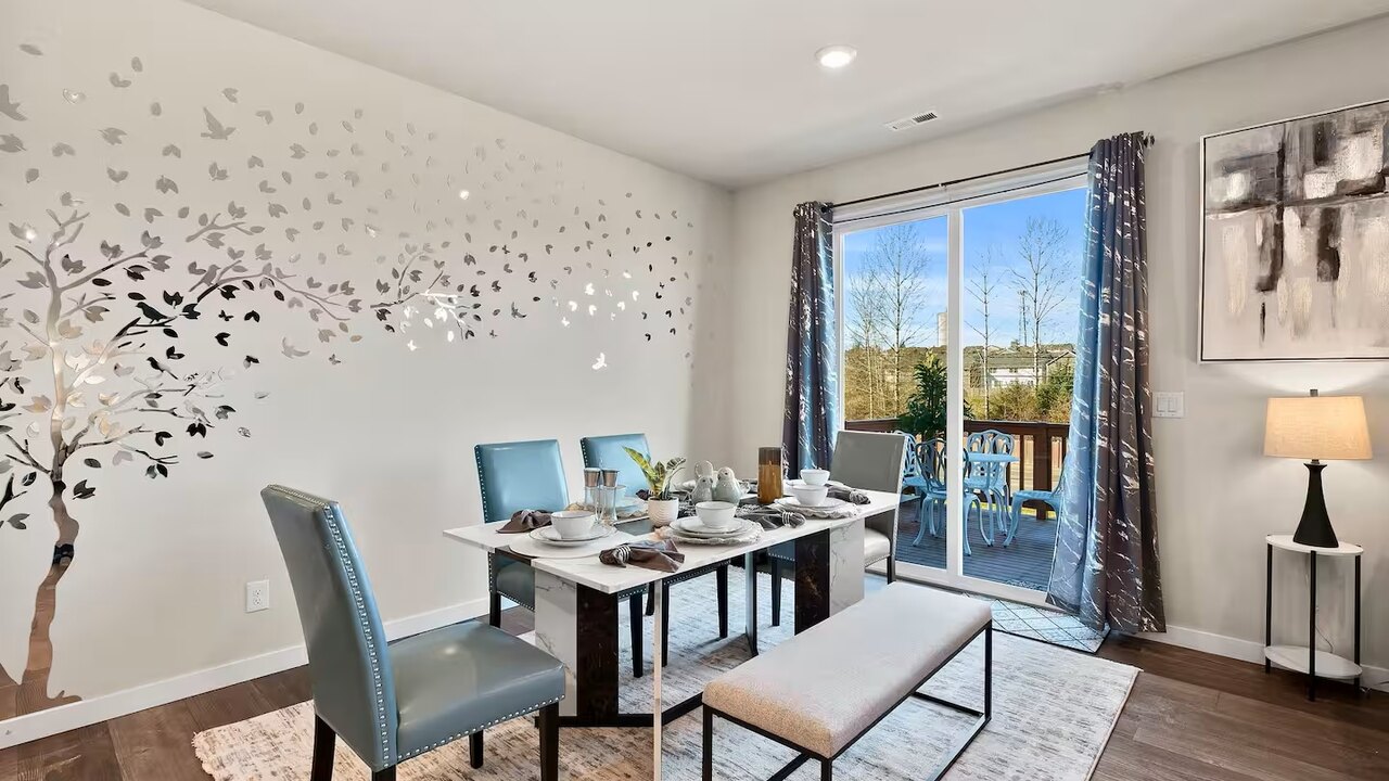 19932 Stylish & Spacious 5BR/3BA Home in Spanaway - Image 42