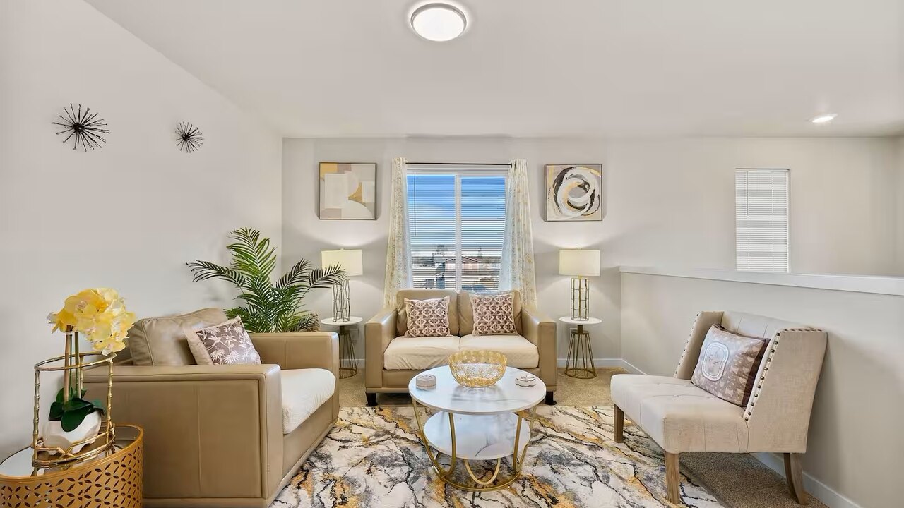 19932 Stylish & Spacious 5BR/3BA Home in Spanaway - Image 54