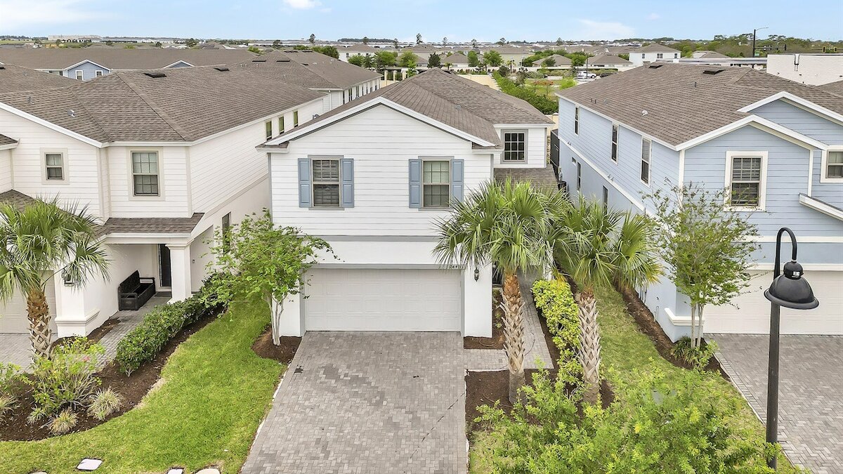 2440 One of a Kind 5bd&4ba VILLA - Image 2