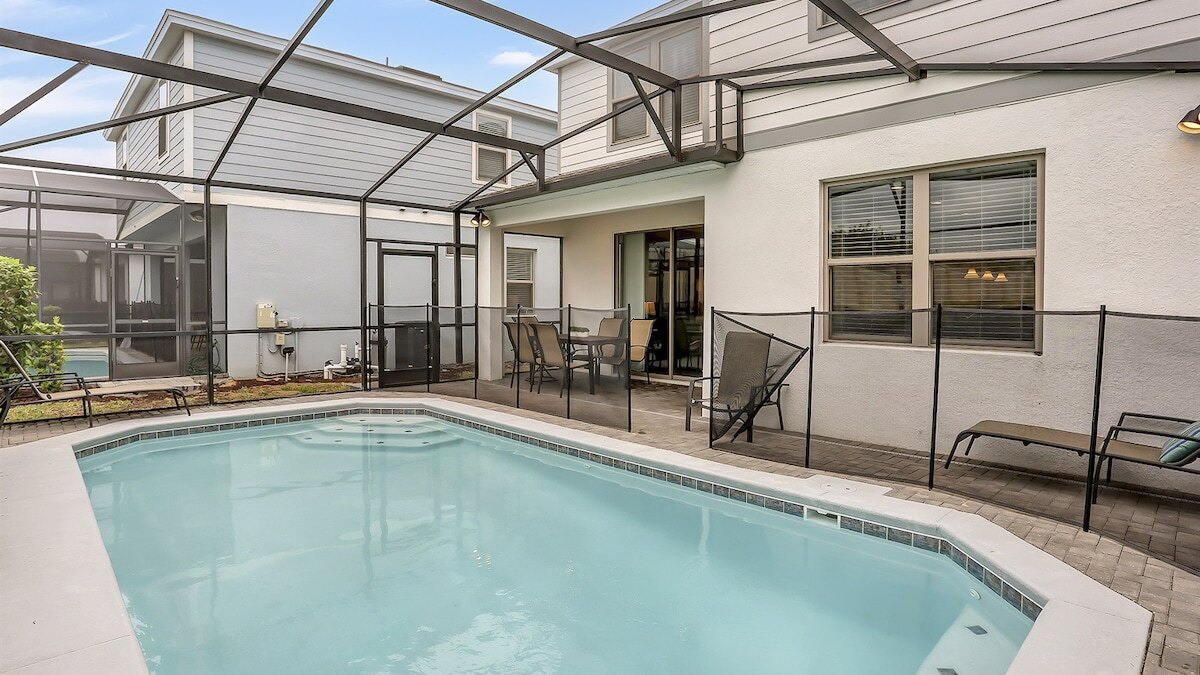 2440 One of a Kind 5bd&4ba VILLA - Image 10