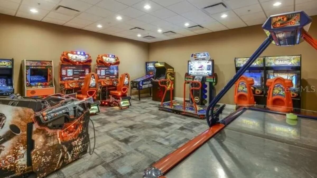 2440 One of a Kind 5bd&4ba VILLA - Image 27