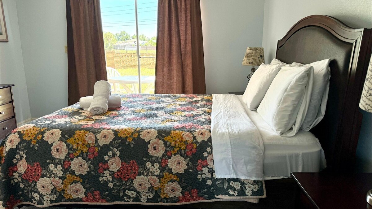 2492 Your home away from Home! - Image 10