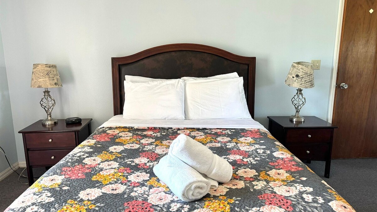 2492 Your home away from Home! - Image 9