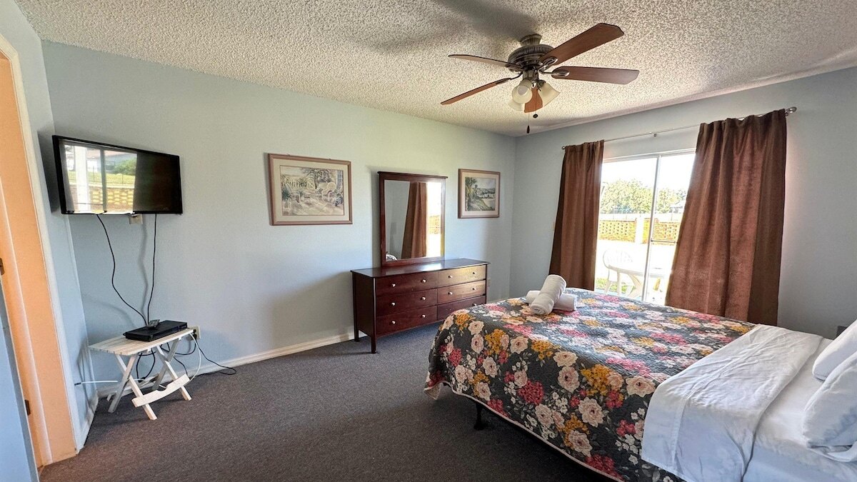 2492 Your home away from Home! - Image 13