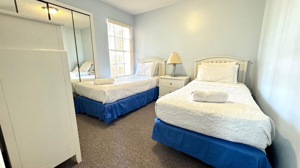 2492 Your home away from Home! - Image 19