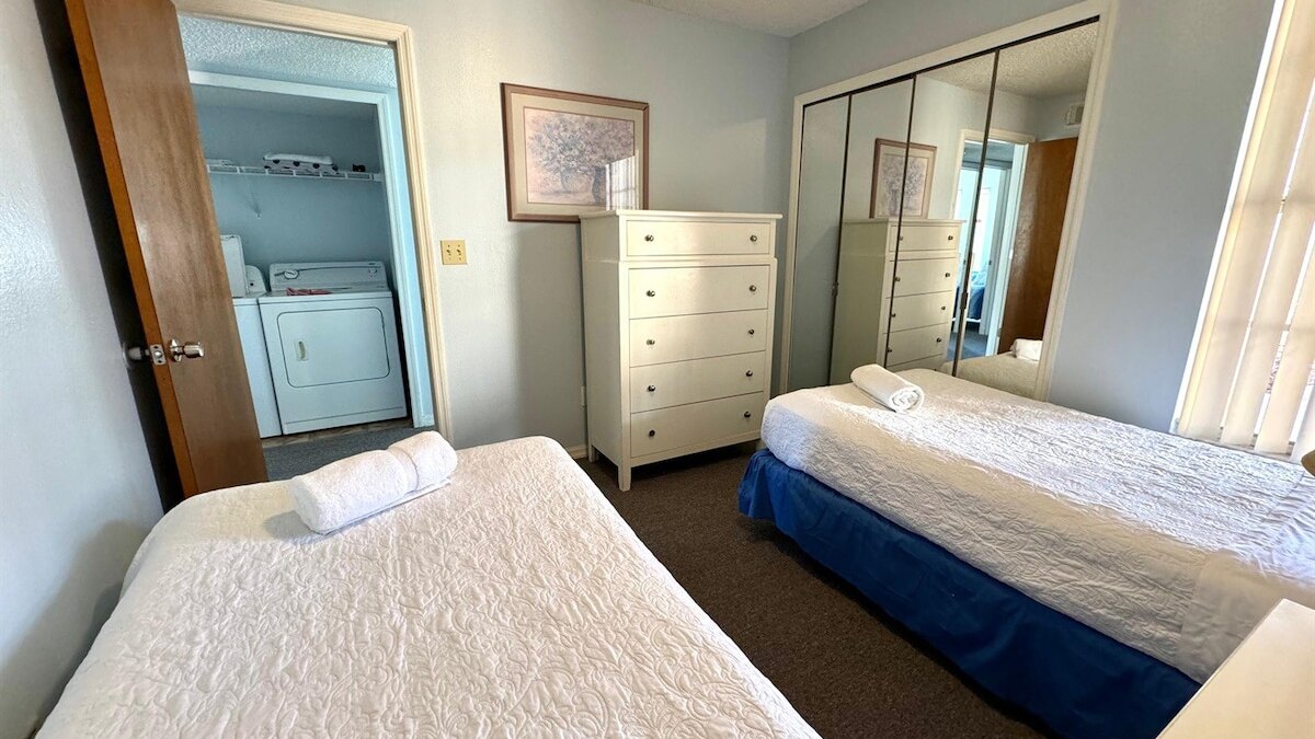 2492 Your home away from Home! - Image 18