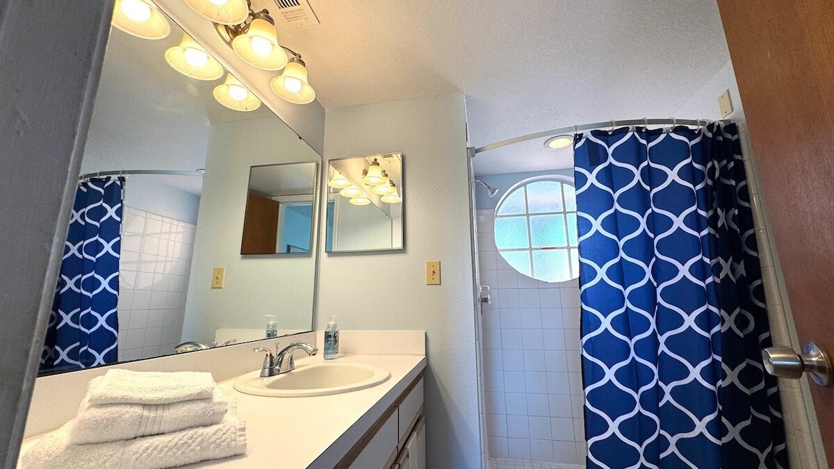 2492 Your home away from Home! - Image 20