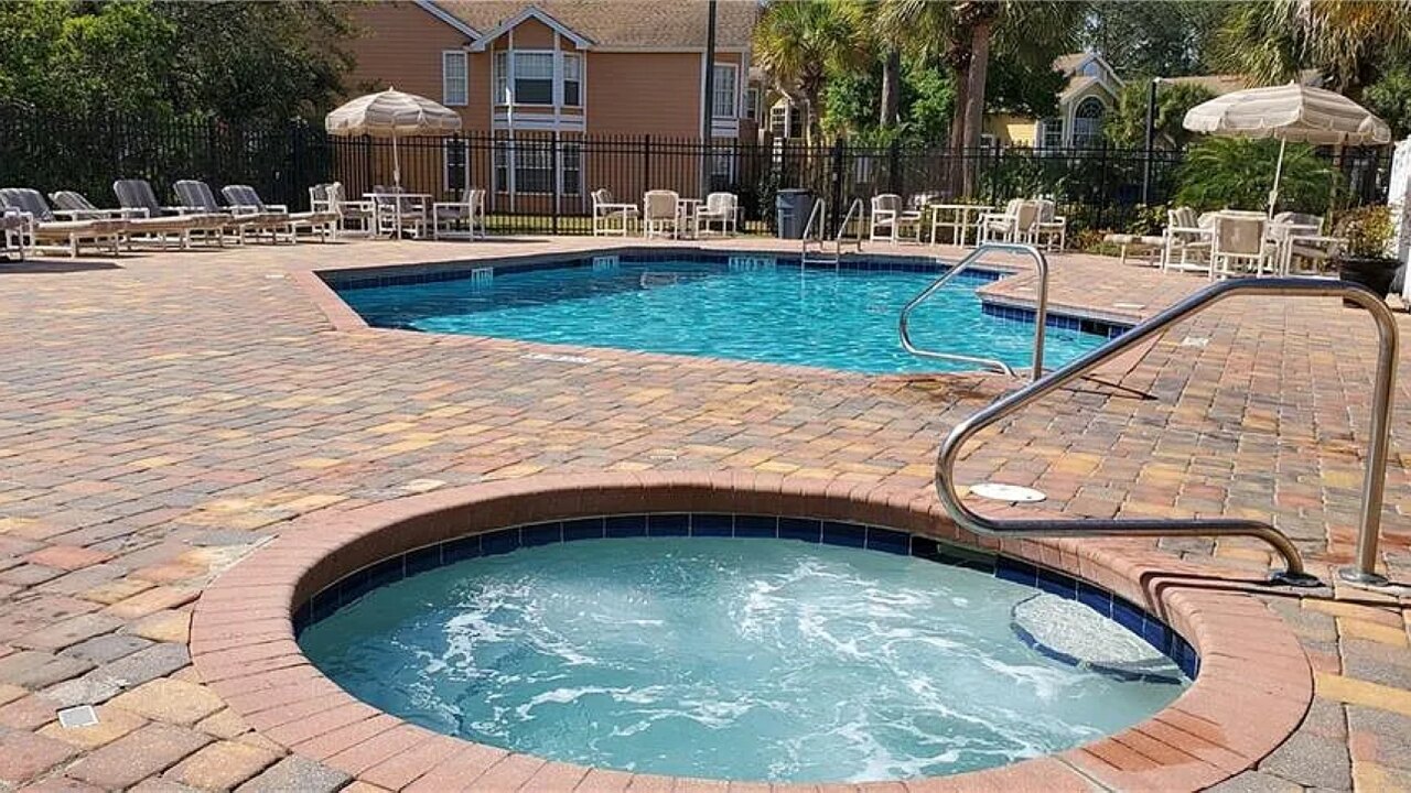 2492 Your home away from Home! - Image 27