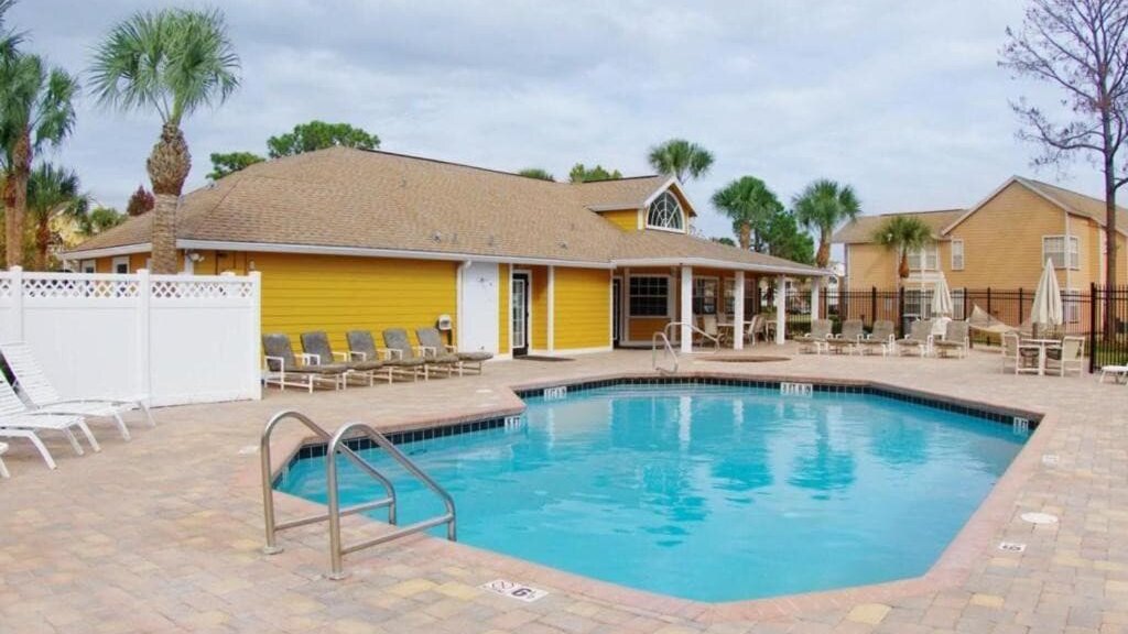 2492 Your home away from Home! - Image 29