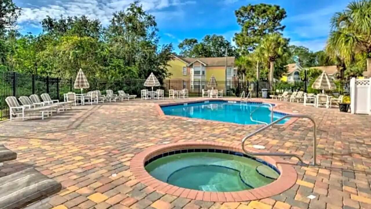 2492 Your home away from Home! - Image 32