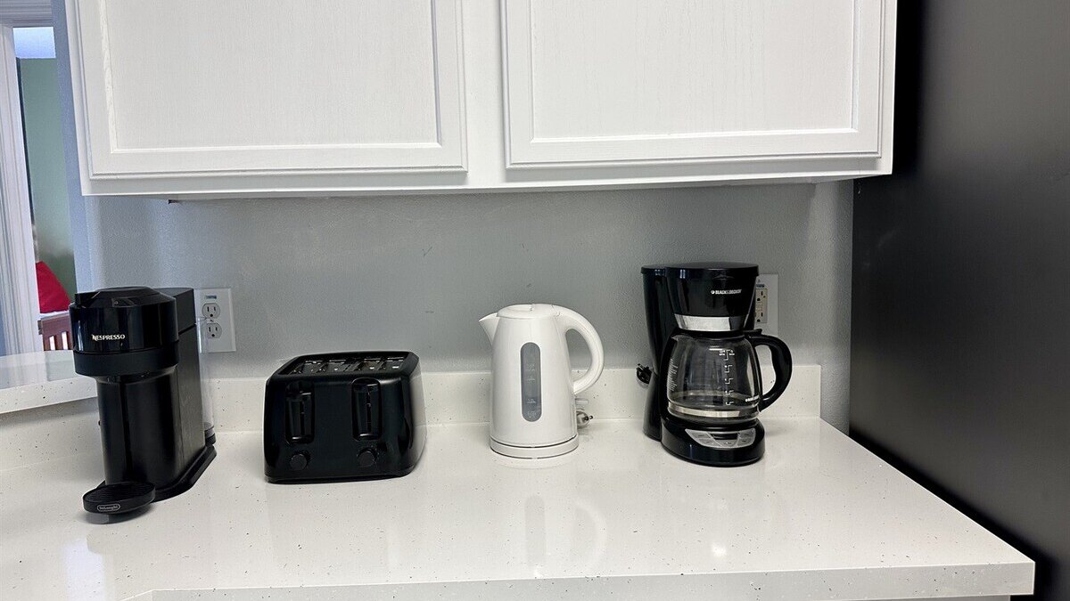 258-Sunset Themed Retreat - Sleeps 10 - Image 10