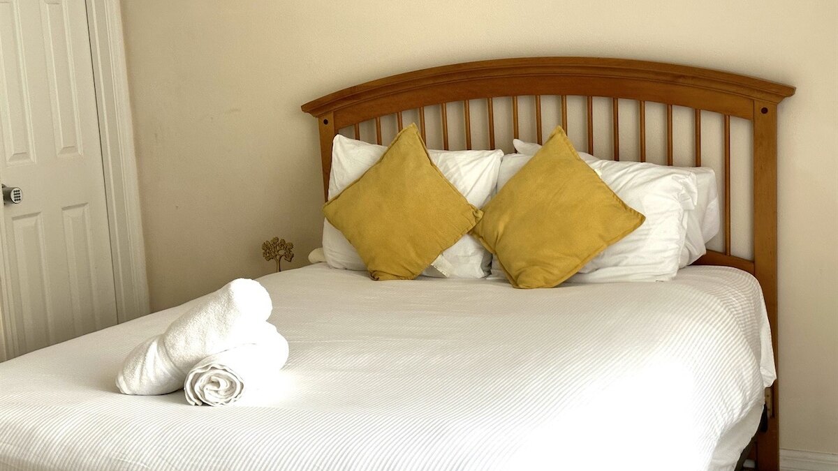 258-Sunset Themed Retreat - Sleeps 10 - Image 13