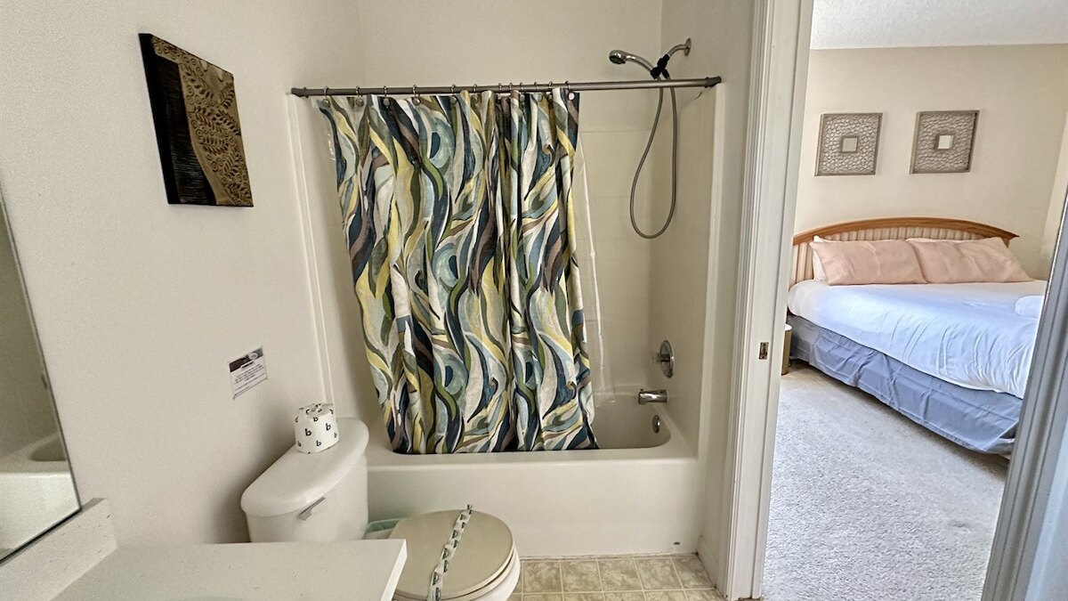 258-Sunset Themed Retreat - Sleeps 10 - Image 20